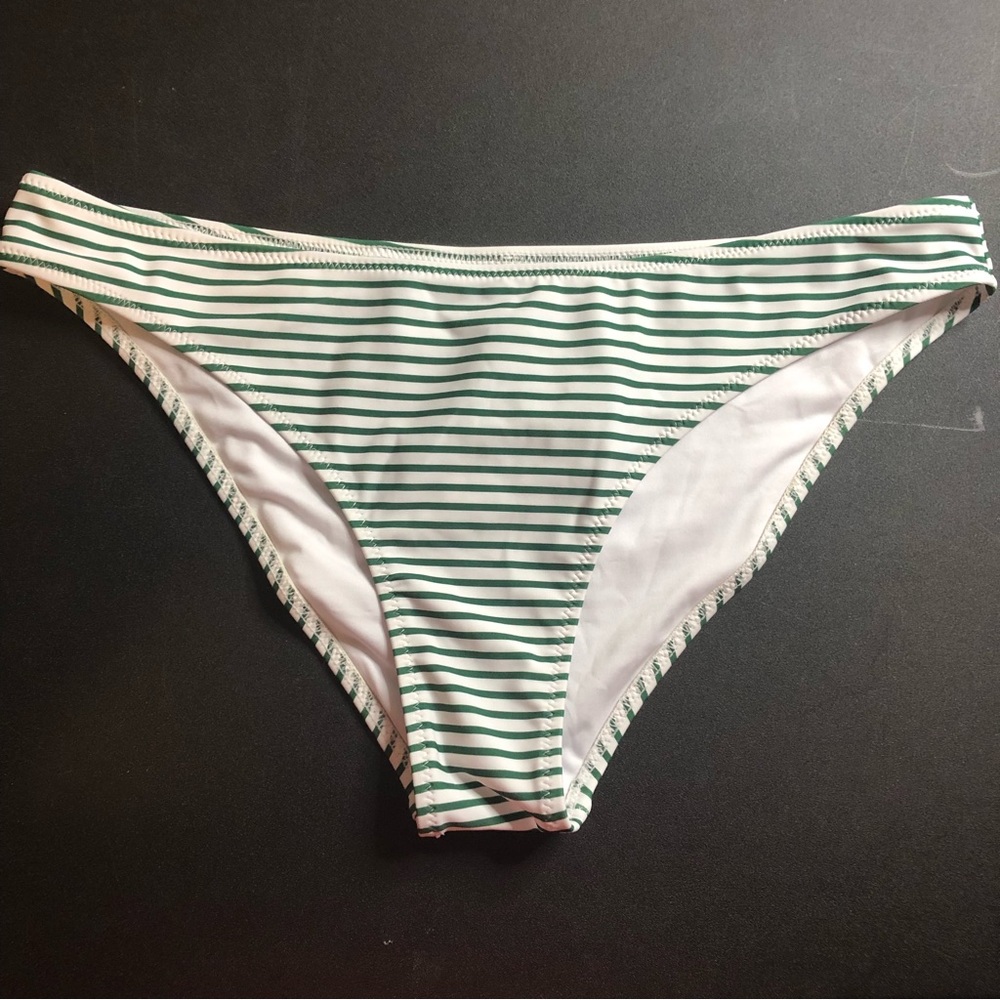 CUPSHE Women's Standard Rise Bikini Bottoms Size L; NWT